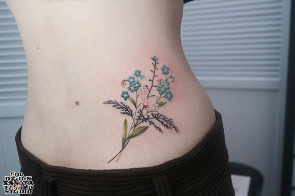 Girls Tattoo Worksではメインとなるデザインを紹介しています タトゥー 刺青 なら名古屋大須にあるガールズに特化したスタジオへ