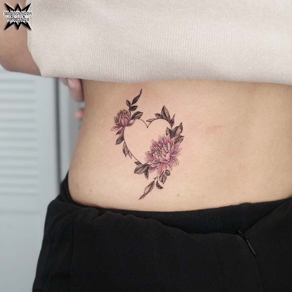 名古屋　タトゥー　女性